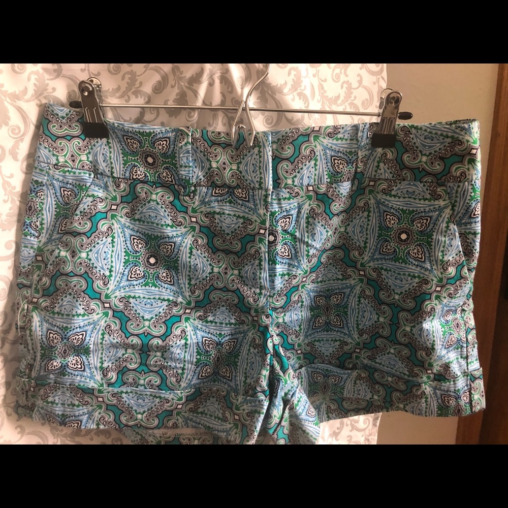 New York & Co cuffed shorts